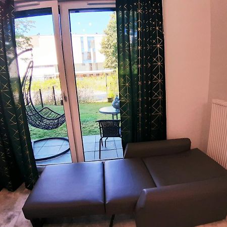 Na Grobli 20 Apartament Z Ogrodkiem Wroclaw Bagian luar foto