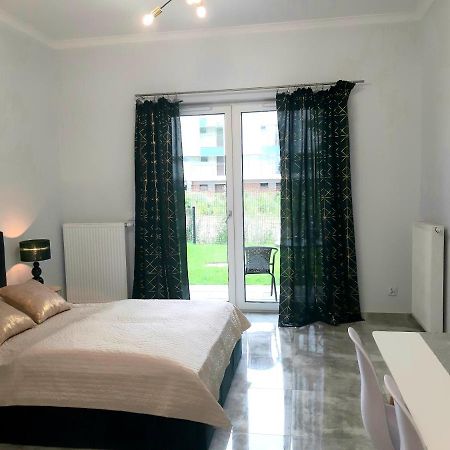 Na Grobli 20 Apartament Z Ogrodkiem Wroclaw Bagian luar foto