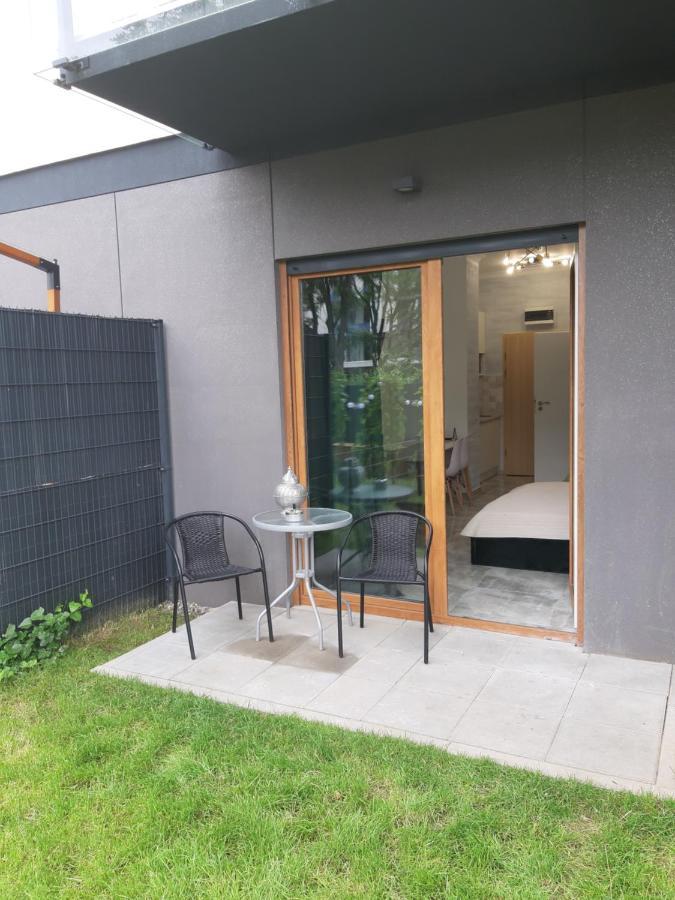 Na Grobli 20 Apartament Z Ogrodkiem Wroclaw Bagian luar foto
