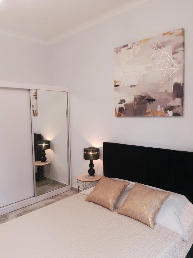 Na Grobli 20 Apartament Z Ogrodkiem Wroclaw Bagian luar foto