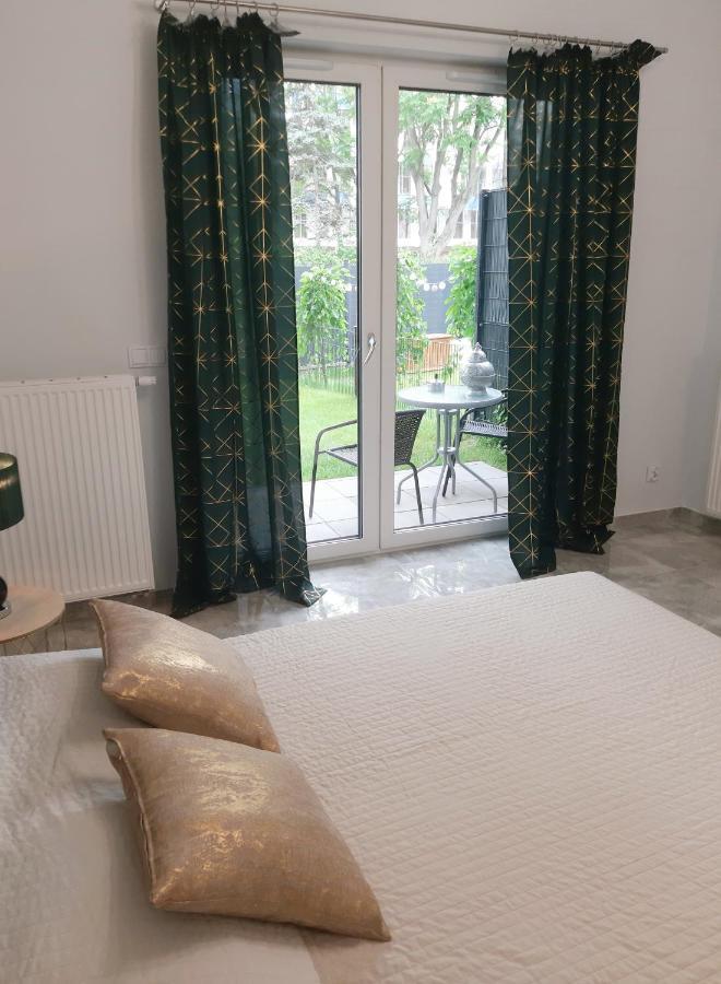 Na Grobli 20 Apartament Z Ogrodkiem Wroclaw Bagian luar foto