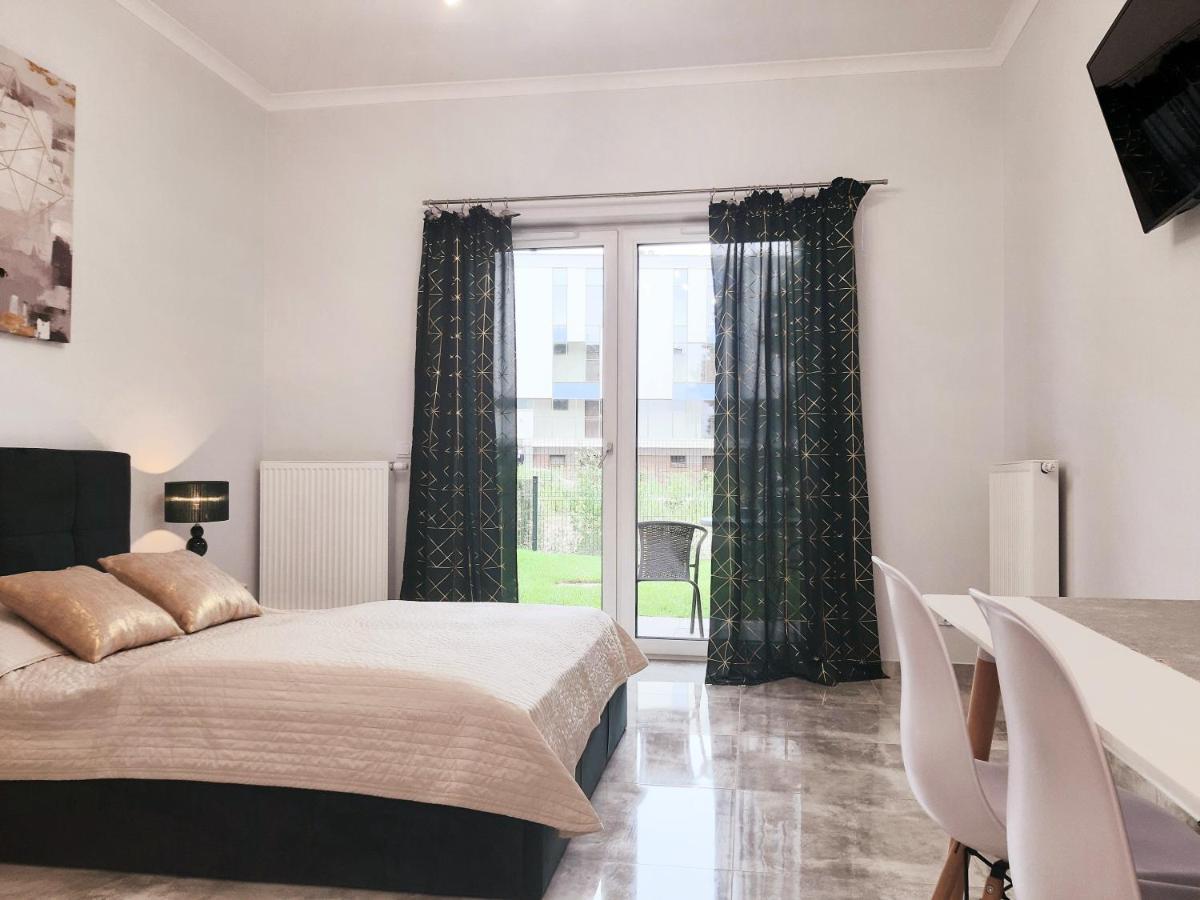 Na Grobli 20 Apartament Z Ogrodkiem Wroclaw Bagian luar foto