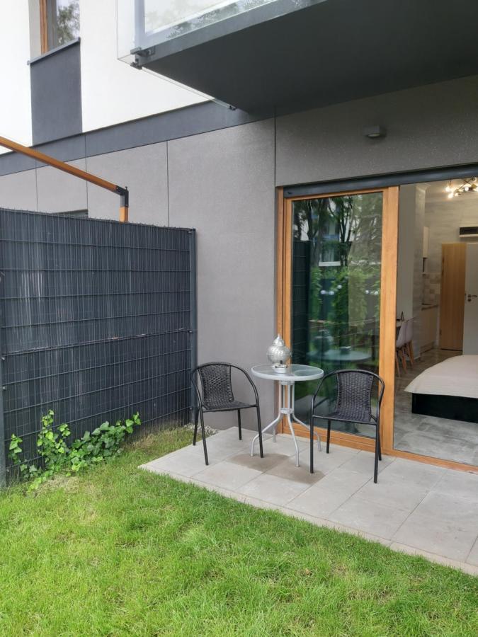 Na Grobli 20 Apartament Z Ogrodkiem Wroclaw Bagian luar foto